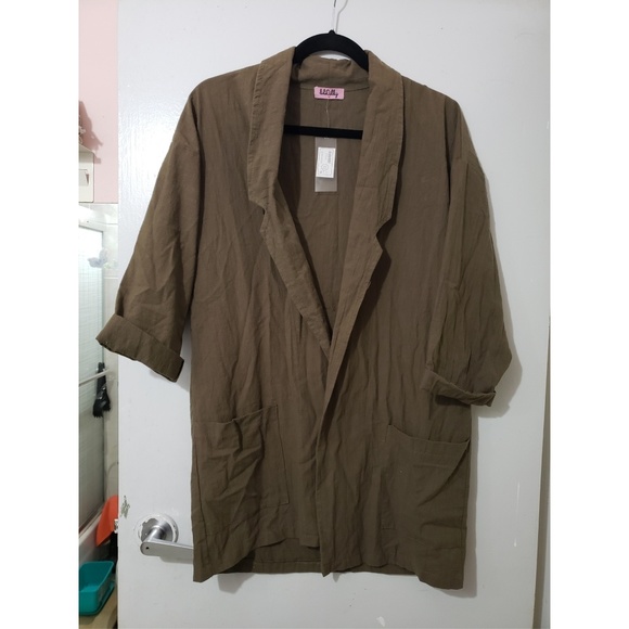 Blazer - Picture 3 of 7